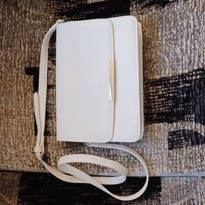 4/$60 White Le Chateau Purse - Small